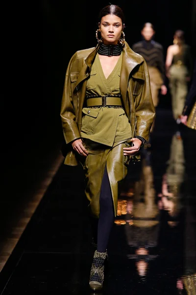Look 22
